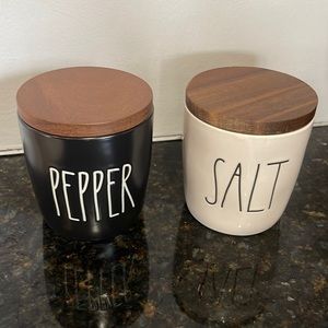 Rae Dunn - SALT /PEPPER - set